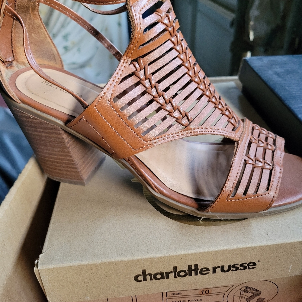 Sandals - Picture 2 of 2
